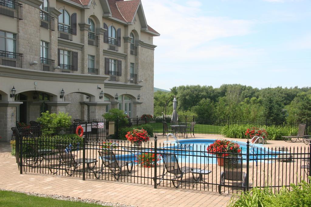 Hotel Vallea Bromont Exterior photo